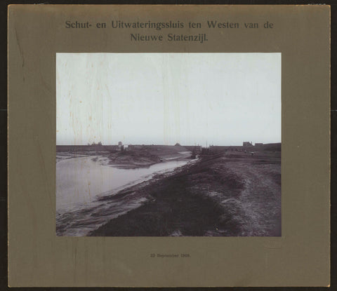 Schut- en Uitwateringssluis ten Westen van de Nieuwe Statenzijl 1907, Tonnis Post, 1908 Canvas Print