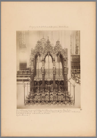 Sebaldusgraf in the Sint-Sebalduskerk in Nuremberg, F. Schmidt, 1895 Canvas Print