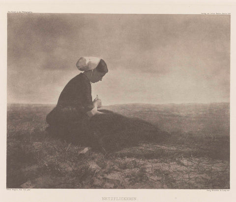 Netzflickerin (Mending Nets), Katwijk 1894, Alfred Stieglitz, c. 1894 - c. 1898 Canvas Print