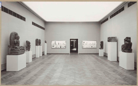 Room with sculptures along the wall and at the back a passage between two wall showcases, 1957 Canvas Print