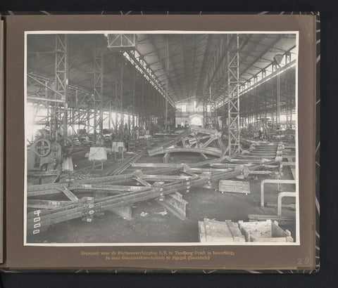 Kapspant for the Station covering S.S. in Tandjong Priok in process, in our Construction Workshop in Ngagel (Soerabaia), anonymous, 1916 - 1924 Canvas Print