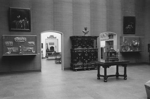 Room 254 with display cases, cupboard, table and passage, 1953 Canvas Print