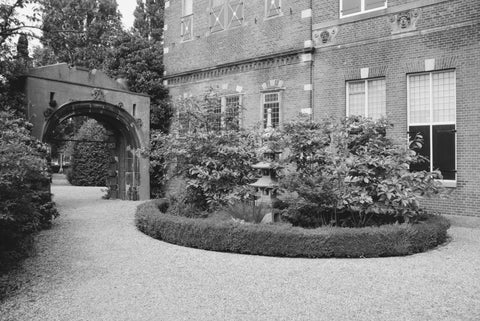 Stadhouderspoort and façade of Fragmentengebouw, 1990 Canvas Print