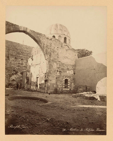 S 87. Graf van Saladin. Damascus., Bonfils, c. 1867 - c. 1876 Canvas Print