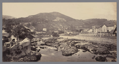 Station van Llangollen en rivier de Dee, Denbighshire, Wales, anonymous, c. 1890 - c. 1920 Canvas Print