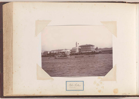 Palace of the Sultan of Zanzibar, seen from the water, Coutinho Brothers, c. 1900 - c. 1920 Canvas Print