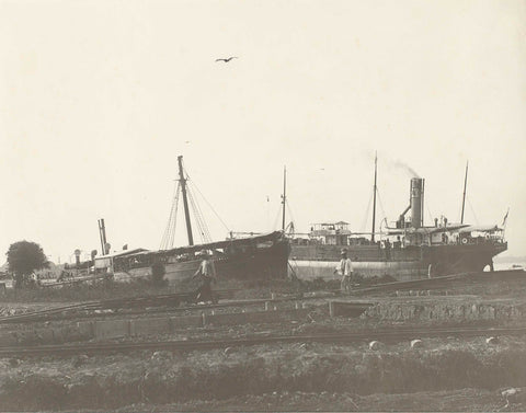 Ships on the quay, anonymous, 1903 - 1907 Canvas Print