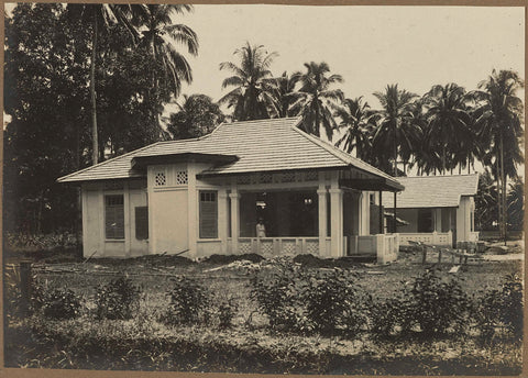 Some completed buildings in a building complex, anonymous, 1914 - 1919 Canvas Print