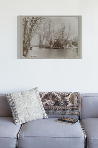 Farm on a water with bare trees, Folkert Idzes de Jong, c. 1905 - c. 1907 Canvas Print