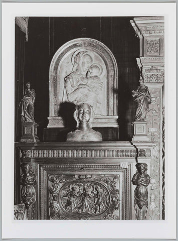 Reliquary in the interior of the Mannheimer collector in 1940 Canvas Print