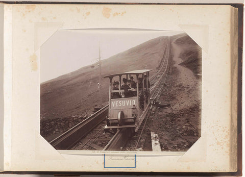 Men and women in a cable car on Mount Vesuvius, anonymous, c. 1880 - c. 1920 Canvas Print