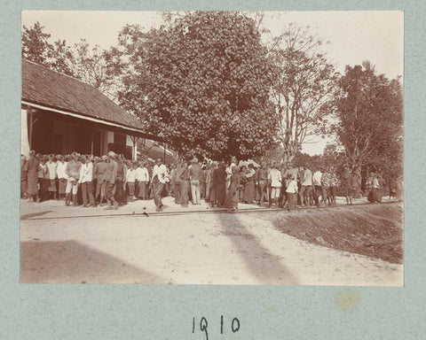 Row of Indonesian workers in front of one of the factory buildings., Frits Freerks Fontein Fz. (attributed to), c. 1903 Canvas Print