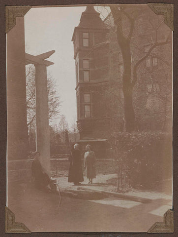 Three ladies pose between the villa and the Teekenschool in 1924, 1924 Canvas Print