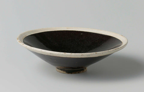 Shallow tea bowl with a brown glaze and white rim, anonymous, c. 960 - c. 1279 Canvas Print