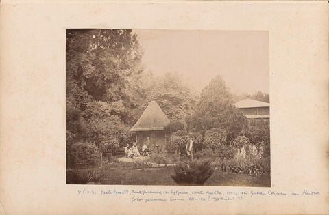 Members of the Crommelin family sitting in a garden, anonymous, 1881 - 1891 Canvas Print