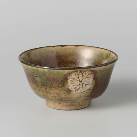 Teabowl with chrysanthemums, anonymous, anonymous, c. 1850 - c. 1899 Canvas Print