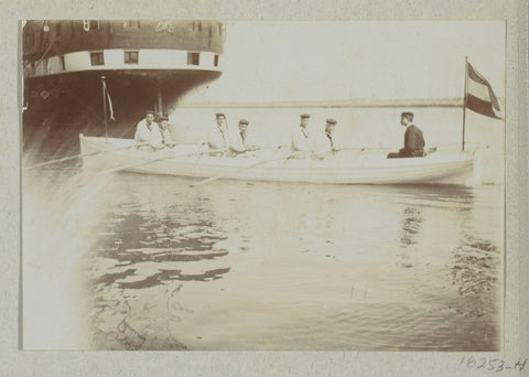 Sailors rowing in a sloop to their ship, anonymous, 1904 Canvas Print