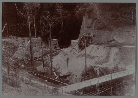 Construction of the new bridge over the Woih ni Tanggo Besi, anonymous, 1903 - 1913 Canvas Print