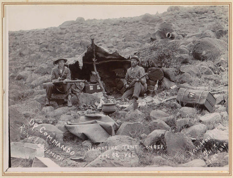 Two soldiers under an ox skin at Ladysmith, Jan van Hoepen, 1899 - 1900 Canvas Print