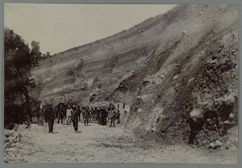 Construction of the road along a slope of the Woih ni Tanggo Besi, anonymous, 1903 - 1913 Canvas Print