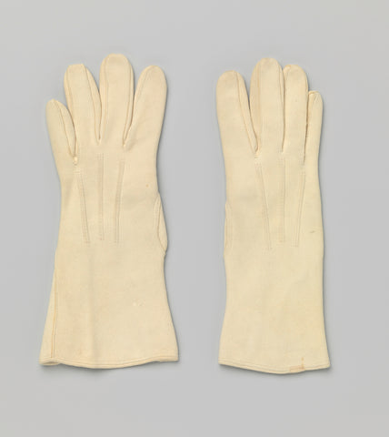 Glove of white thick chamois leather, M. Laimböck (possibly), c. 1910 - c. 1930 Canvas Print