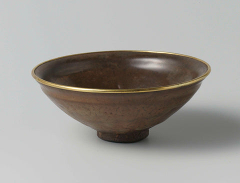 Tea bowl with a gray brown glaze and a metal rim, anonymous, c. 960 - c. 1279 Canvas Print