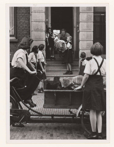 Girls of the Youth Storm collect blankets, Photo service NSB, 1942 - 1944 Canvas Print