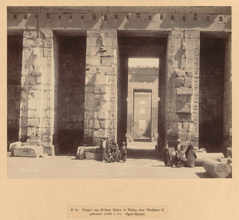 De tempel van Medinet Habou in Thebe, anonymous, c. 1895 - c. 1915 Canvas Print