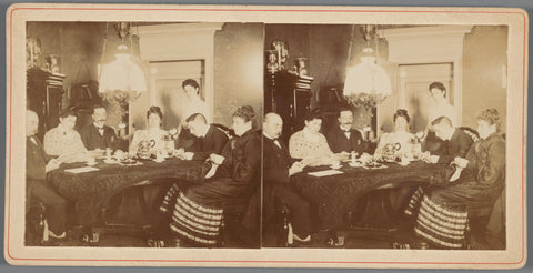 Gezelschap rond een tafel, anonymous, c. 1900 Canvas Print