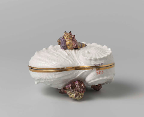 Tureen in the shape of a conch or shell, Porzellanmanufaktur Nymphenburg, c. 1765 - c. 1770 Canvas Print