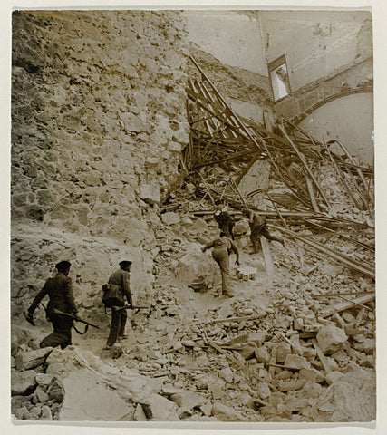 Soldiers in the ruins of the Alcázar, Presse-Photo GMBH, 1936 Canvas Print