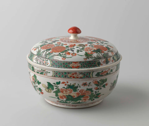 Tureen with flower sprays, butterfly and fish, anonymous, c. 1700 - c. 1724 Canvas Print