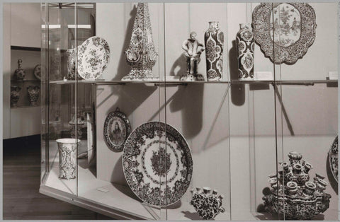 Display cases with objects of Delft pottery (blue), c. 1985 Canvas Print