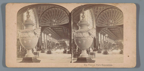 Hall with a large vase and other works of art at the World's Fair of 1900, anonymous, 1900 Canvas Print