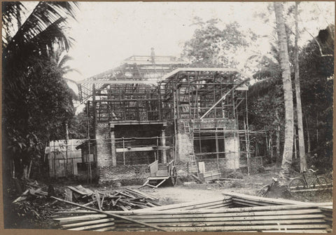 Construction of a house, anonymous, 1914 - 1919 Canvas Print