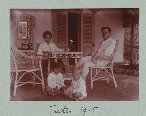 Family portrait at the table on the veranda., Frits Freerks Fontein Fz. (attributed to), c. 1914 Canvas Print