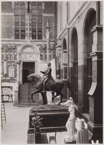 WESTERN COURTYARD, 1923 - 1927 Canvas Print