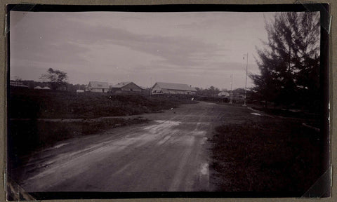 Houses in Moengo, anonymous, 1925 - 1927 Canvas Print