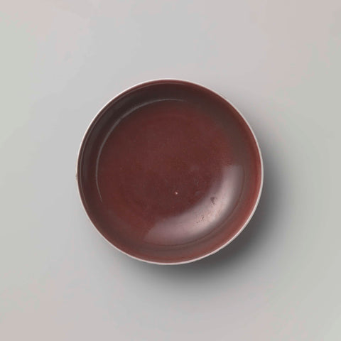 Saucer-dish with a red glaze, anonymous, c. 1700 - c. 1799 Canvas Print