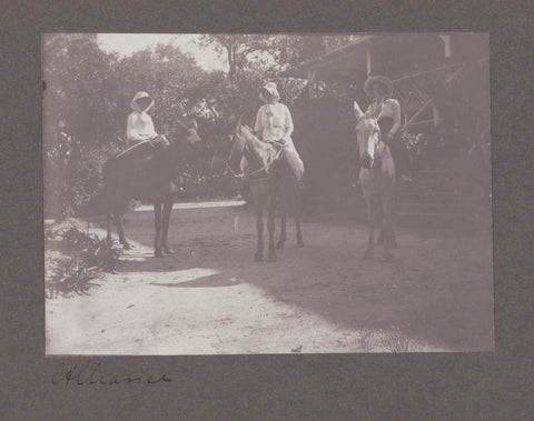 Three women on horseback, anonymous, 1910 - 1914 Canvas Print