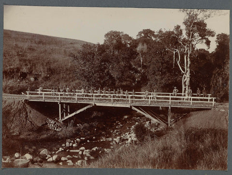 Soldiers on a Bridge, anonymous, 1910 - 1913 Canvas Print