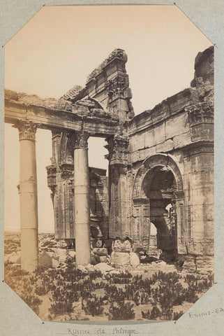 Remains of buildings with pillars in Palmyra (Syria), anonymous, c. 1880 - c. 1900 Canvas Print