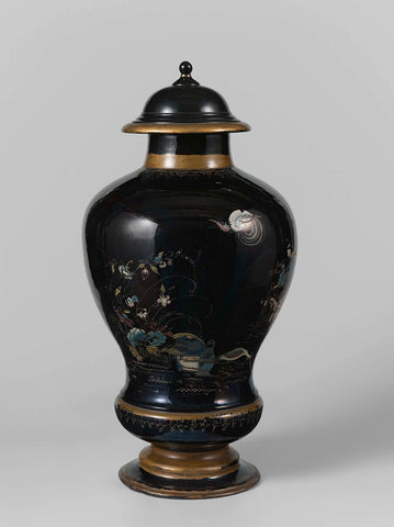 Vase, painted with chinoiseries on a black base, Meissener Porzellan Manufaktur, c. 1710 - c. 1715 Canvas Print