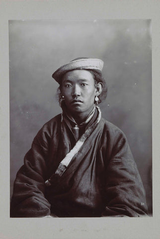 Portrait of a Tibetan Man, Theodor Paar (possibly), c. 1895 - c. 1915 Canvas Print