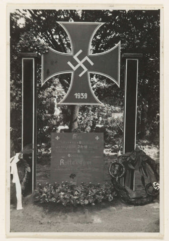 Monument on cemetery German soldiers, anonymous, 1940 Canvas Print