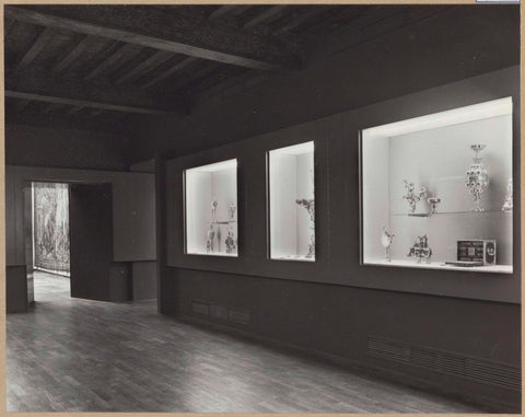 Corner of a room with display cases with jewels, objects of rock crystal and gold and silver ornaments, 1962 Canvas Print