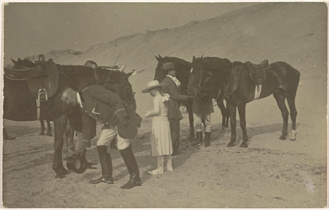 Wilhelmina, Queen of the Netherlands, Hendrik van Mecklenburg-Schwerin and Juliana, Queen of the Netherlands, with four horses on the beach, anonymous, 1915 - 1925 Canvas Print