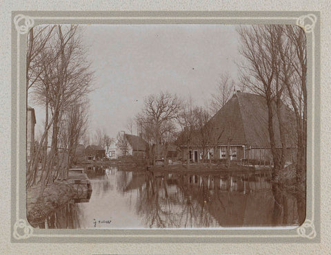 Farms on a water in Grouw, Folkert Idzes de Jong, c. 1905 - c. 1907 Canvas Print