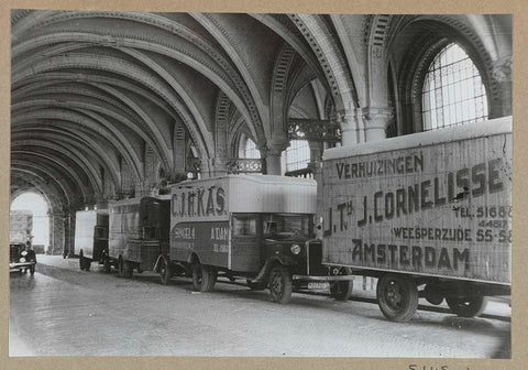 Moving vans in the lower entrance, 1939 Canvas Print