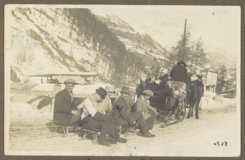 Company including members of the Ottenhof family behind a horse sled in St. Moritz, anonymous, 1921 Canvas Print